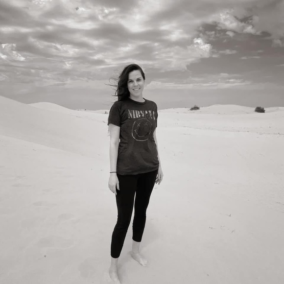 Meet your Posher, Liza - Picture 3 of 5